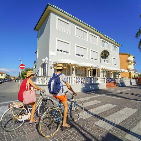 Hg Hotel Il Settebello มารินา ดิ เชชินา ภายนอก รูปภาพ