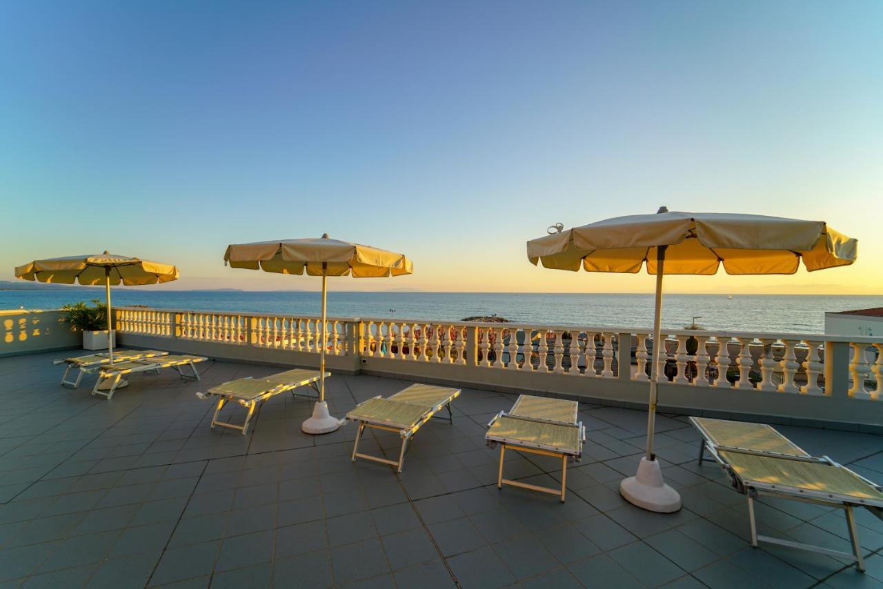 Hg Hotel Il Settebello มารินา ดิ เชชินา ภายนอก รูปภาพ