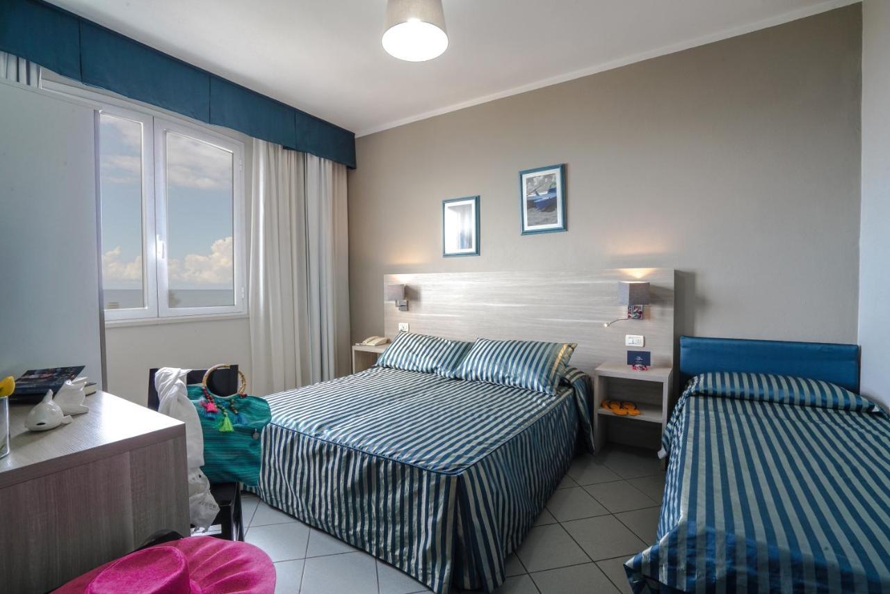 Hg Hotel Il Settebello มารินา ดิ เชชินา ภายนอก รูปภาพ
