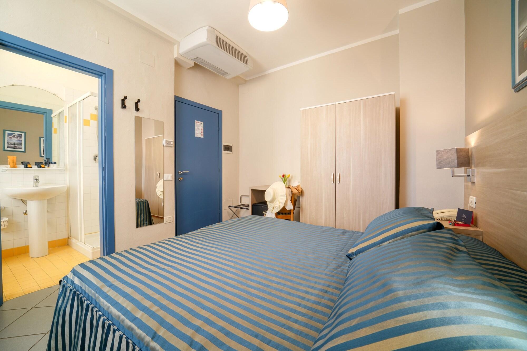 Hg Hotel Il Settebello มารินา ดิ เชชินา ภายนอก รูปภาพ