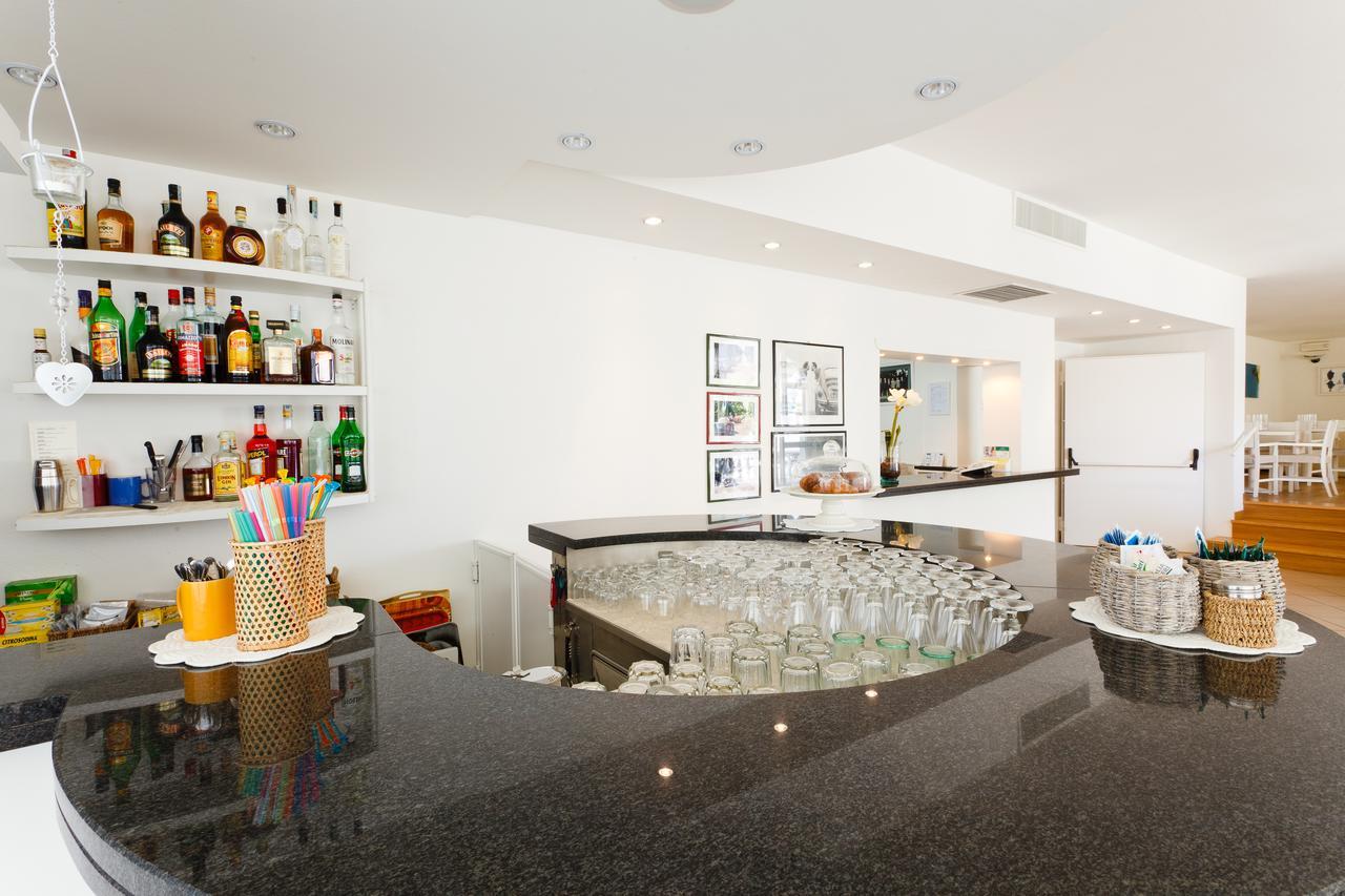 Hg Hotel Il Settebello มารินา ดิ เชชินา ภายนอก รูปภาพ