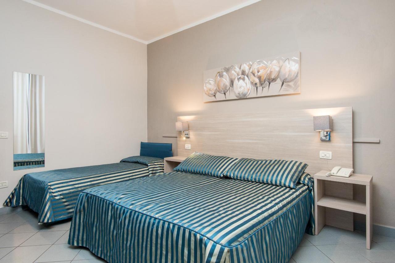 Hg Hotel Il Settebello มารินา ดิ เชชินา ภายนอก รูปภาพ